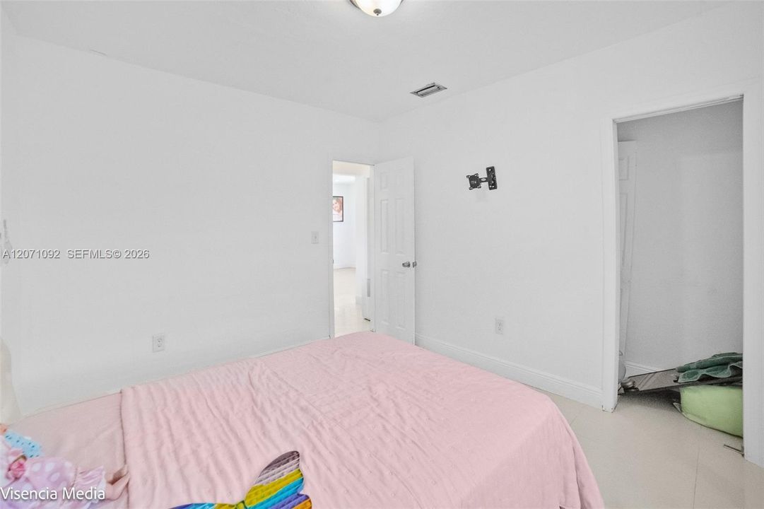 For Sale: $385,000 (2 beds, 1 baths, 768 Square Feet)