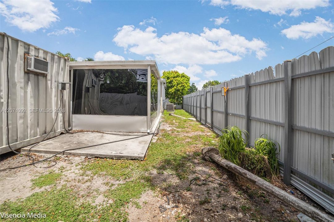 For Sale: $385,000 (2 beds, 1 baths, 768 Square Feet)