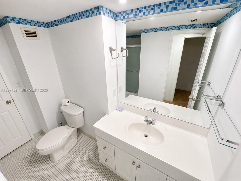 For Rent: $3,400 (1 beds, 1 baths, 850 Square Feet)