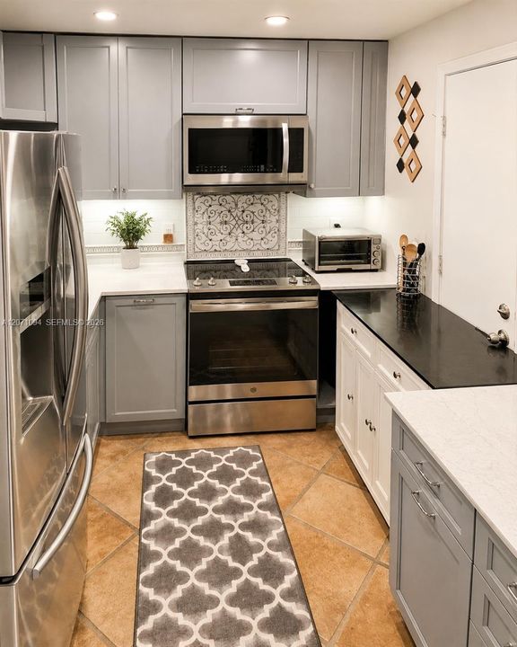 For Rent: $3,400 (1 beds, 1 baths, 850 Square Feet)