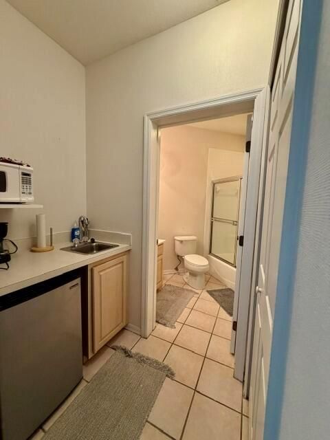 Bathroom om - Side B
