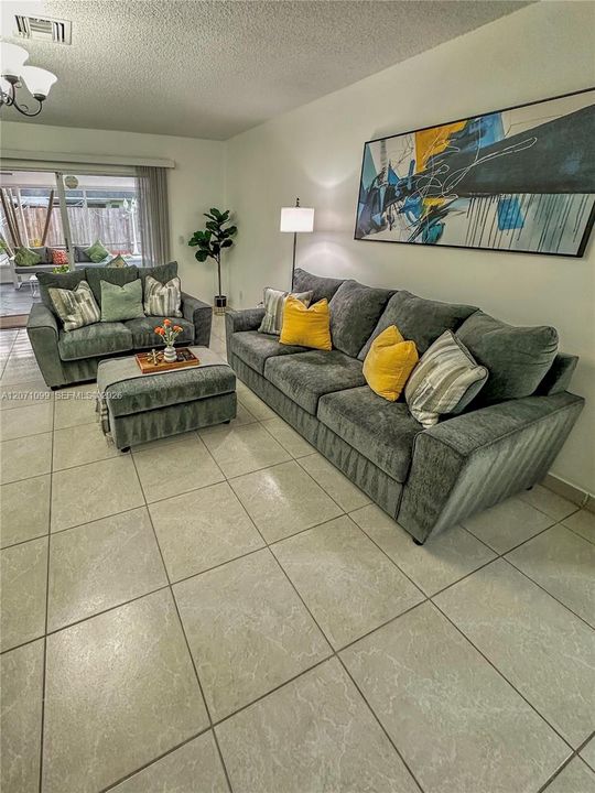 For Sale: $529,000 (3 beds, 2 baths, 1411 Square Feet)