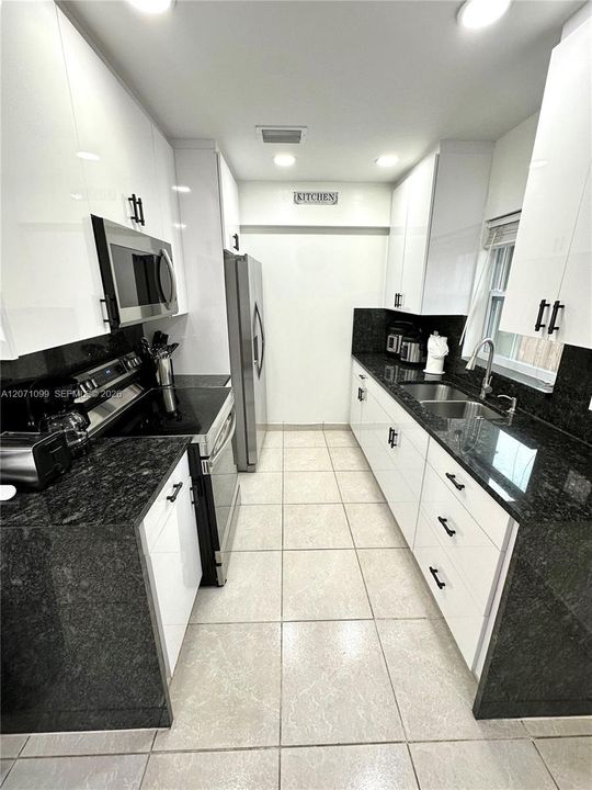 For Sale: $529,000 (3 beds, 2 baths, 1411 Square Feet)