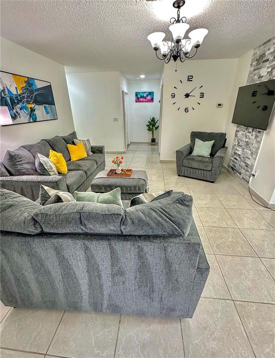 For Sale: $529,000 (3 beds, 2 baths, 1411 Square Feet)