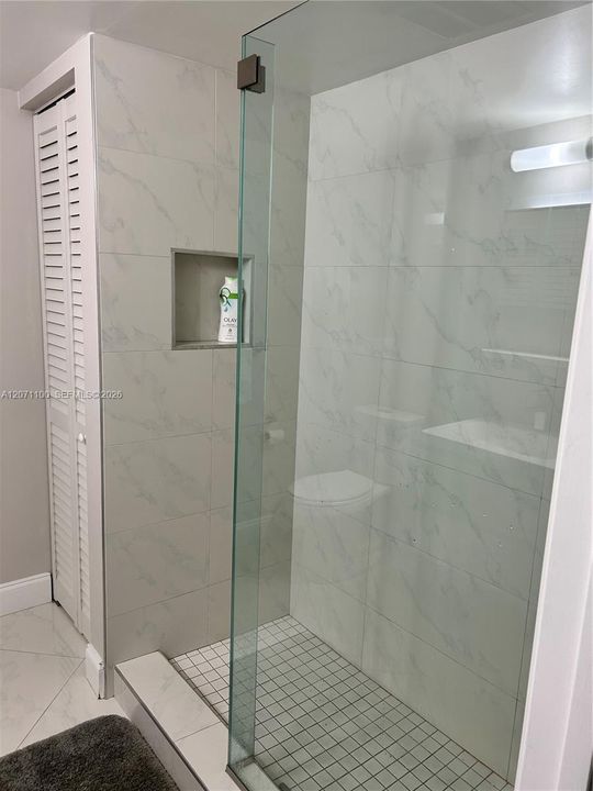 For Rent: $3,500 (2 beds, 2 baths, 1100 Square Feet)