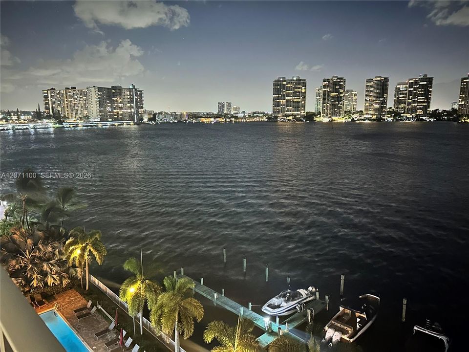 For Rent: $3,500 (2 beds, 2 baths, 1100 Square Feet)