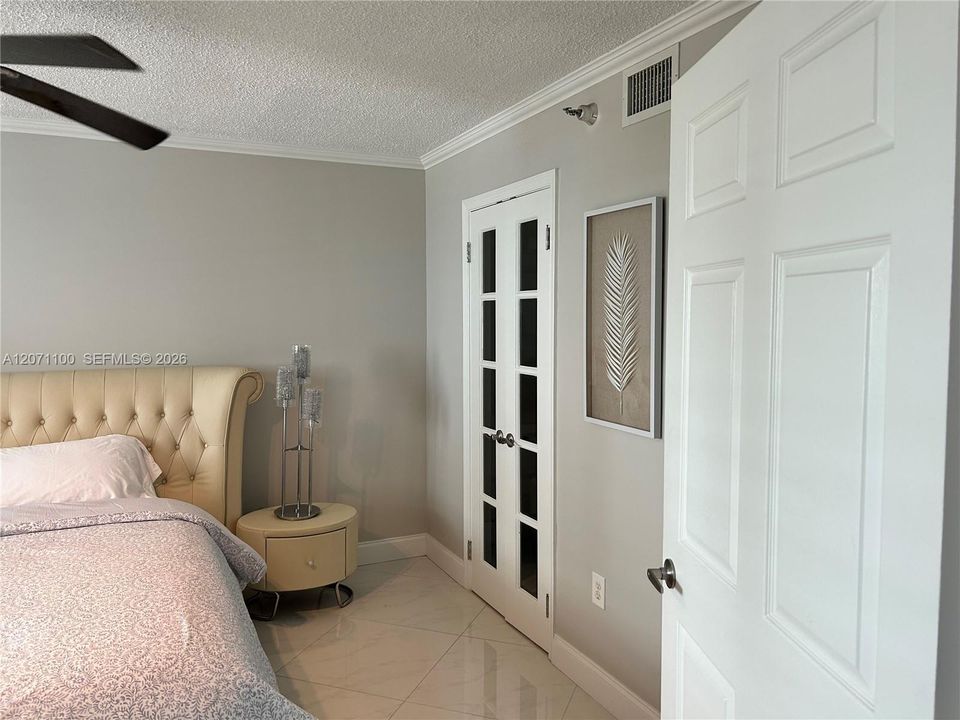For Rent: $3,500 (2 beds, 2 baths, 1100 Square Feet)
