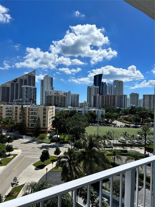 For Rent: $3,500 (2 beds, 2 baths, 1100 Square Feet)