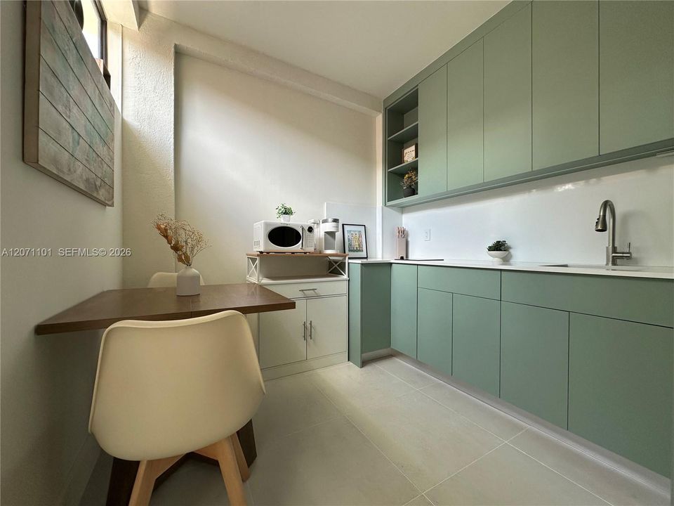 For Rent: $1,750 (1 beds, 1 baths, 1401 Square Feet)