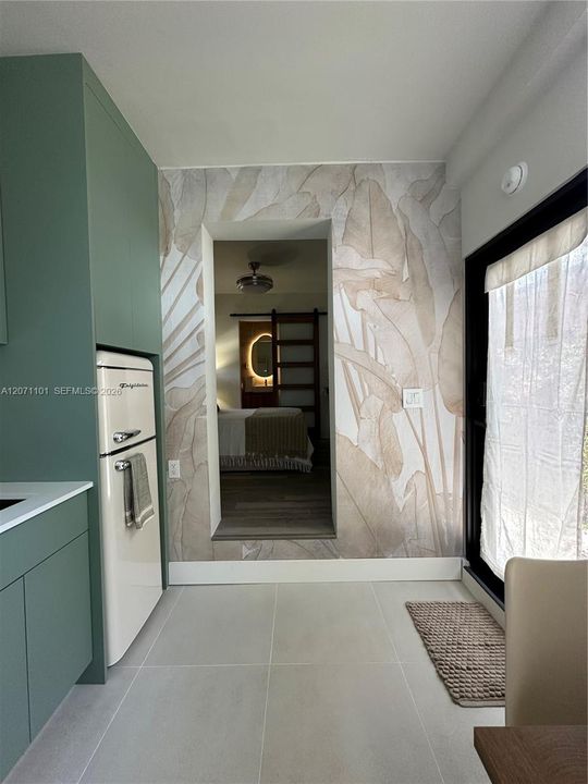 For Rent: $1,750 (1 beds, 1 baths, 1401 Square Feet)