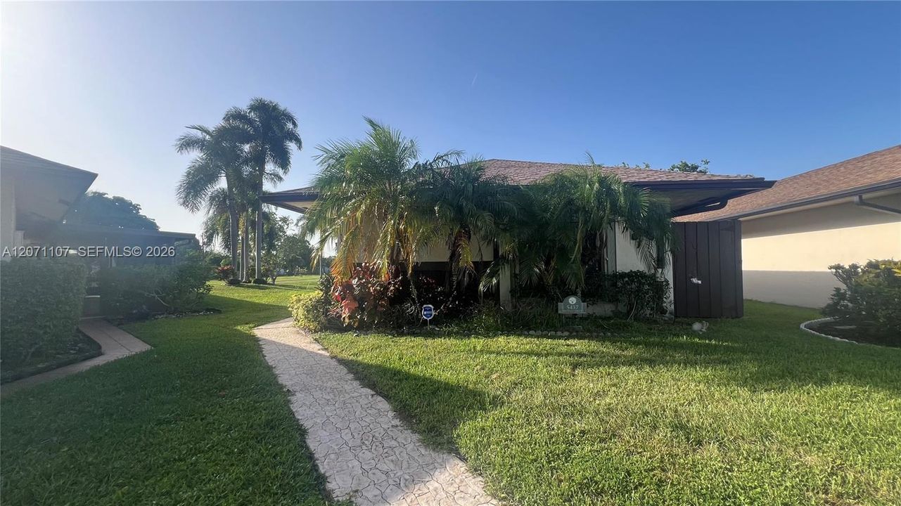 En Venta: $350,000 (2 camas, 2 baños, 1150 Pies cuadrados)