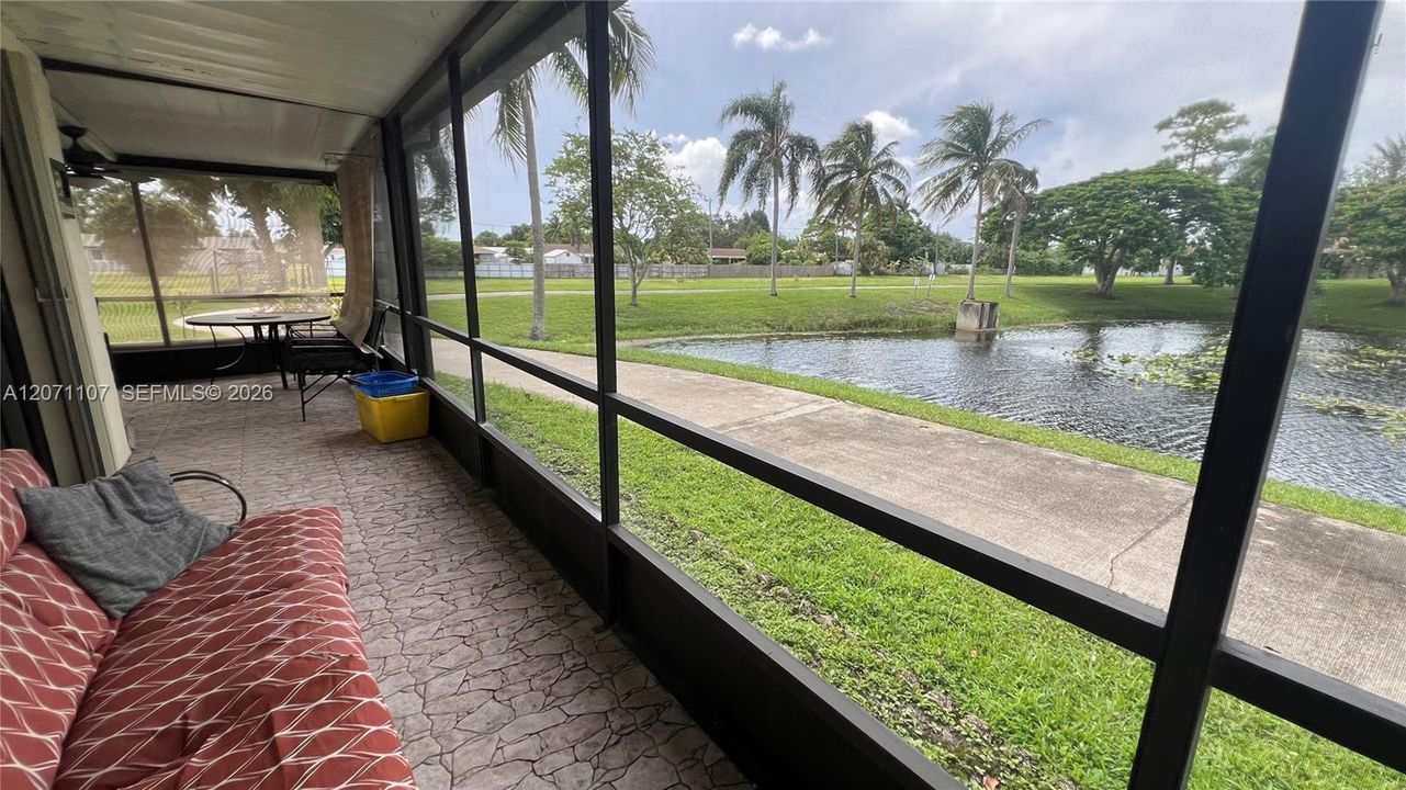 En Venta: $350,000 (2 camas, 2 baños, 1150 Pies cuadrados)