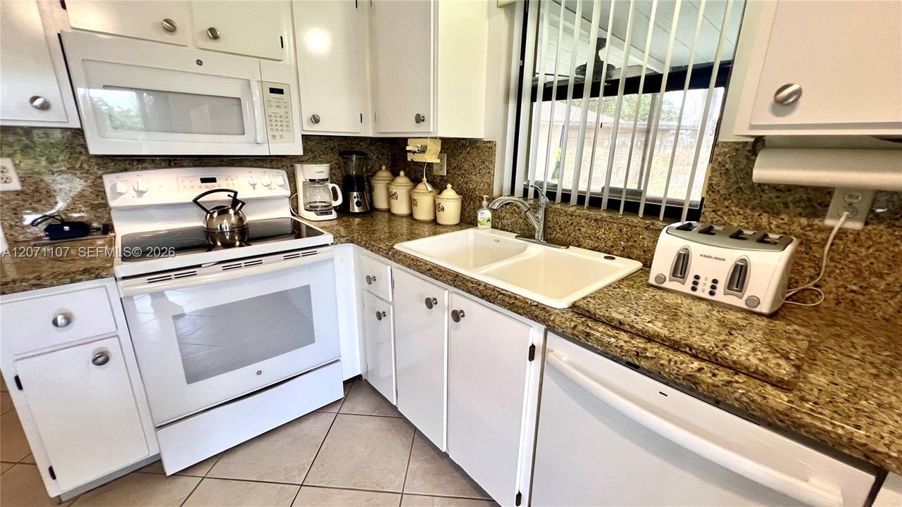En Venta: $350,000 (2 camas, 2 baños, 1150 Pies cuadrados)