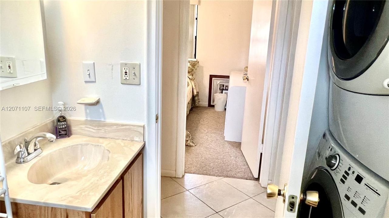 En Venta: $350,000 (2 camas, 2 baños, 1150 Pies cuadrados)