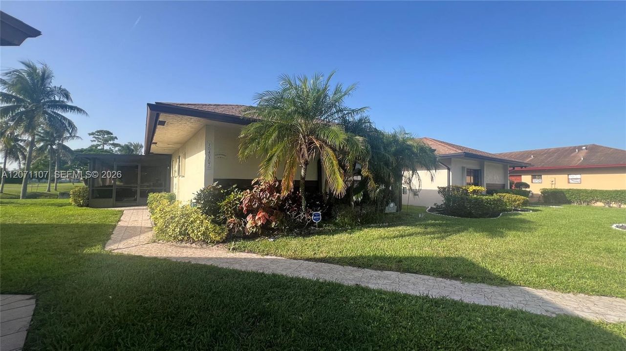 En Venta: $350,000 (2 camas, 2 baños, 1150 Pies cuadrados)