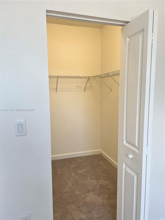 For Sale: $330,000 (3 beds, 3 baths, 1328 Square Feet)