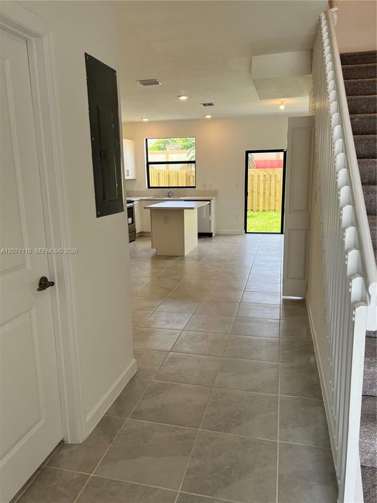 For Sale: $330,000 (3 beds, 3 baths, 1328 Square Feet)