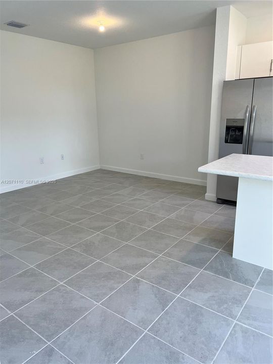 For Sale: $330,000 (3 beds, 3 baths, 1328 Square Feet)