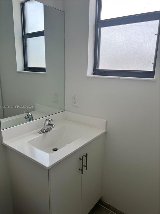 For Sale: $330,000 (3 beds, 3 baths, 1328 Square Feet)