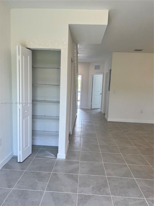 For Sale: $330,000 (3 beds, 3 baths, 1328 Square Feet)