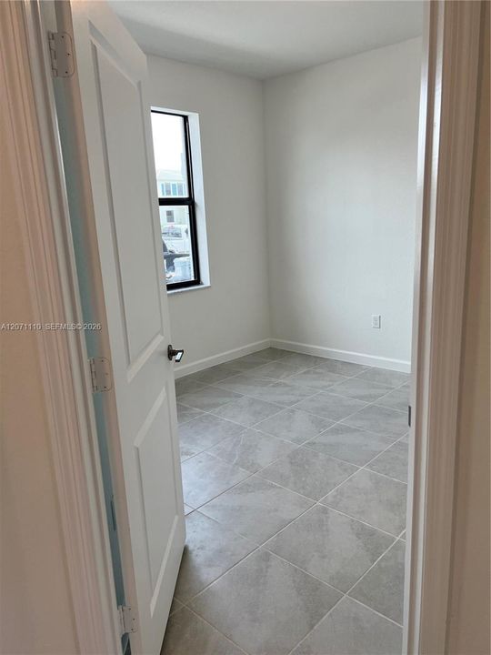 For Sale: $330,000 (3 beds, 3 baths, 1328 Square Feet)