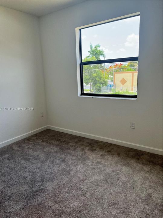 For Sale: $330,000 (3 beds, 3 baths, 1328 Square Feet)