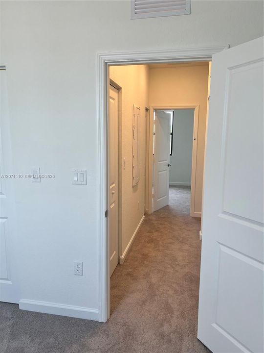 For Sale: $330,000 (3 beds, 3 baths, 1328 Square Feet)