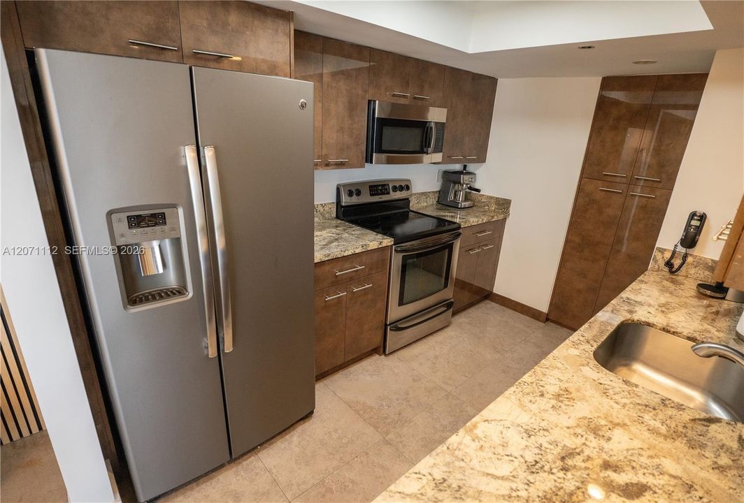 For Sale: $818,000 (2 beds, 2 baths, 1524 Square Feet)