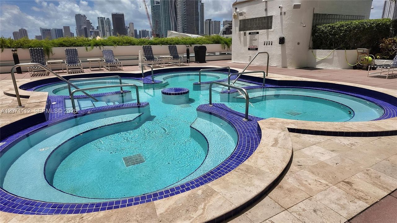 For Sale: $818,000 (2 beds, 2 baths, 1524 Square Feet)