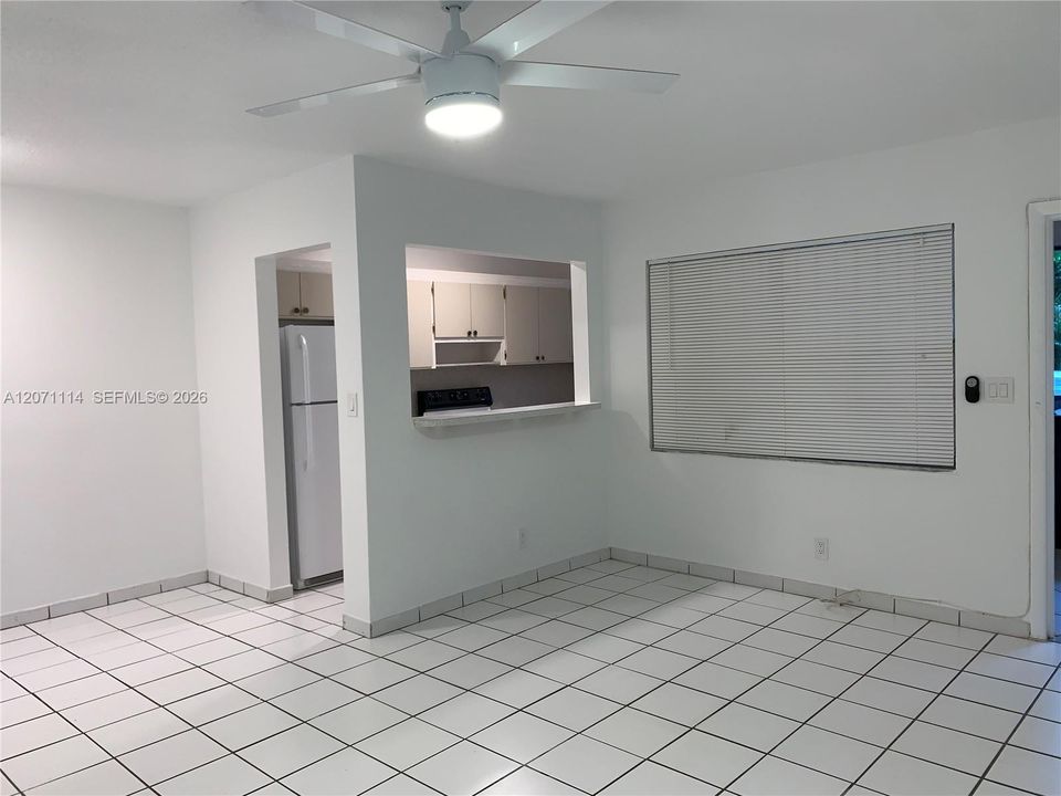 For Rent: $1,550 (1 beds, 1 baths, 650 Square Feet)