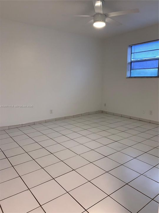 For Rent: $1,550 (1 beds, 1 baths, 650 Square Feet)