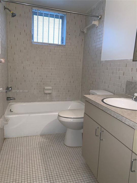 For Rent: $1,550 (1 beds, 1 baths, 650 Square Feet)