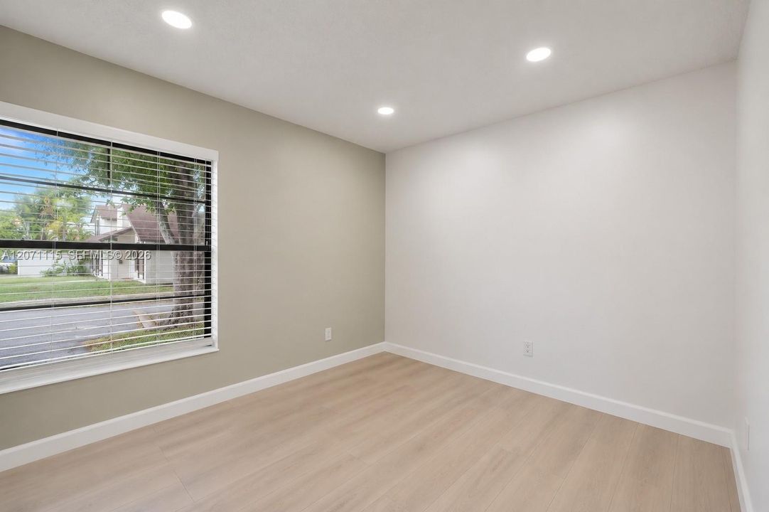 For Rent: $3,300 (3 beds, 2 baths, 1290 Square Feet)