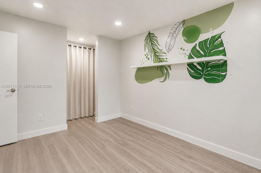 For Rent: $3,300 (3 beds, 2 baths, 1290 Square Feet)