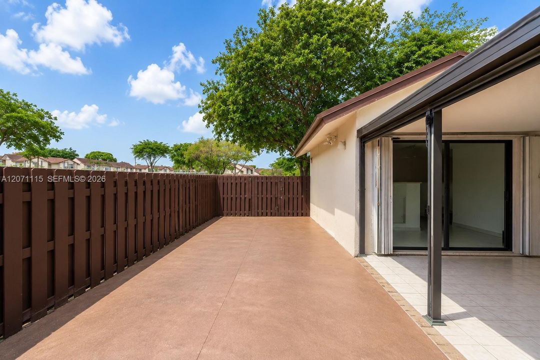 For Rent: $3,300 (3 beds, 2 baths, 1290 Square Feet)