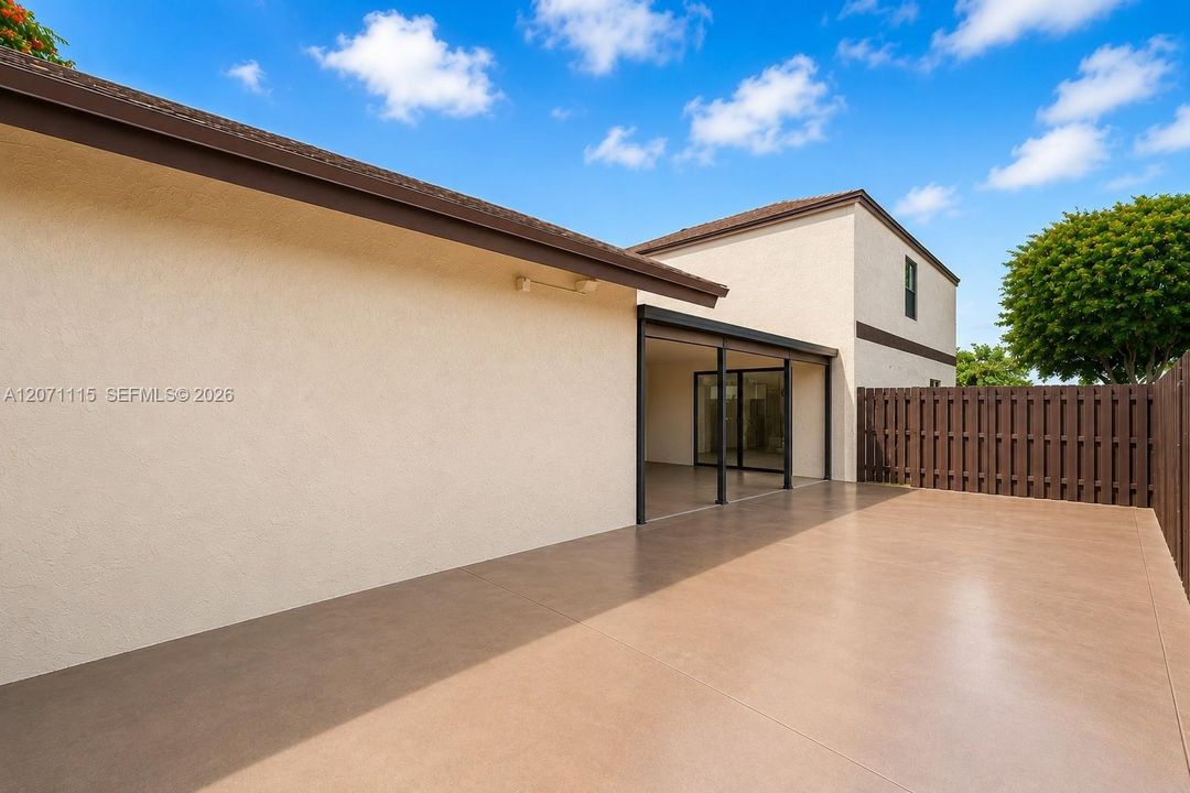For Rent: $3,300 (3 beds, 2 baths, 1290 Square Feet)