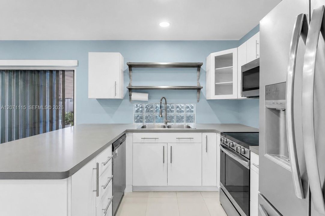 For Rent: $3,300 (3 beds, 2 baths, 1290 Square Feet)