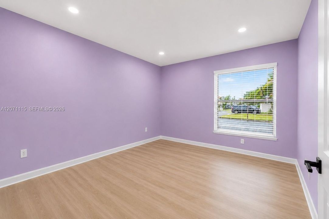 For Rent: $3,300 (3 beds, 2 baths, 1290 Square Feet)