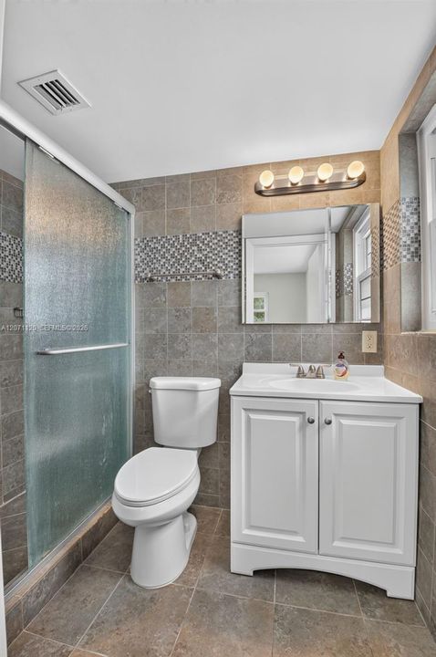 En Venta: $199,000 (2 camas, 2 baños, 1000 Pies cuadrados)