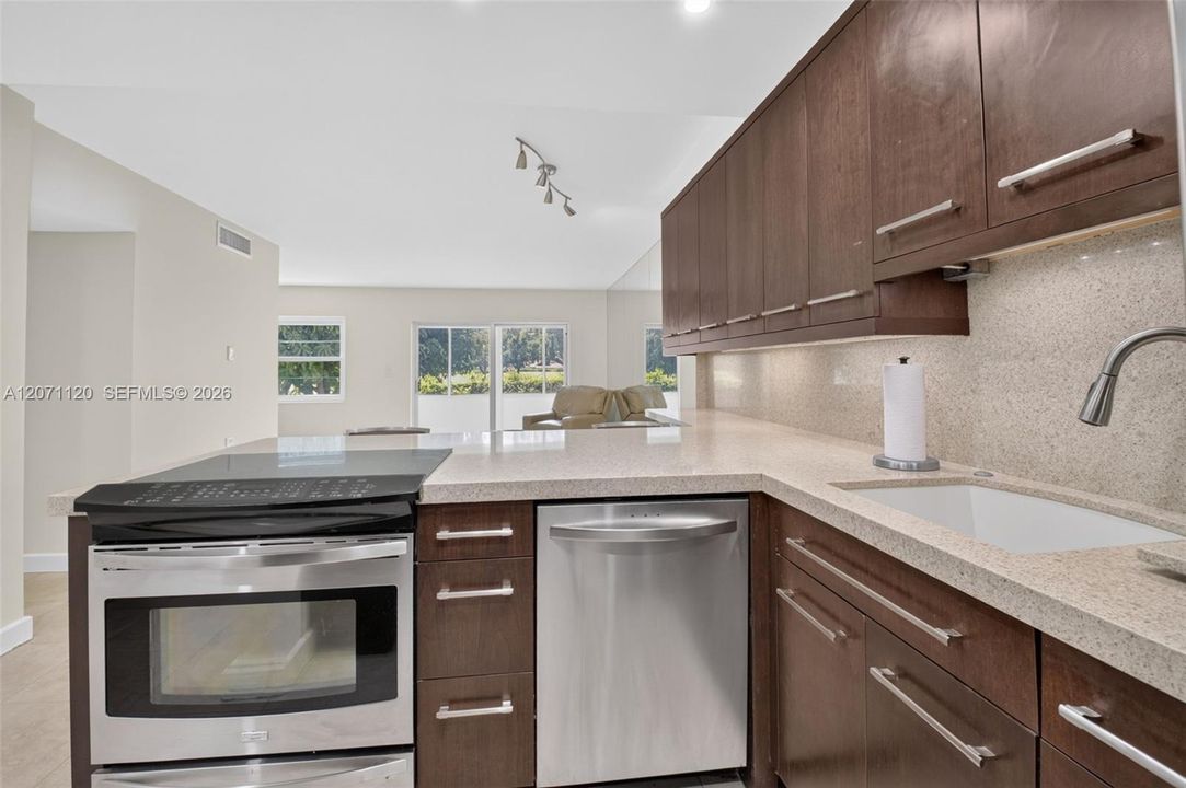 En Venta: $199,000 (2 camas, 2 baños, 1000 Pies cuadrados)