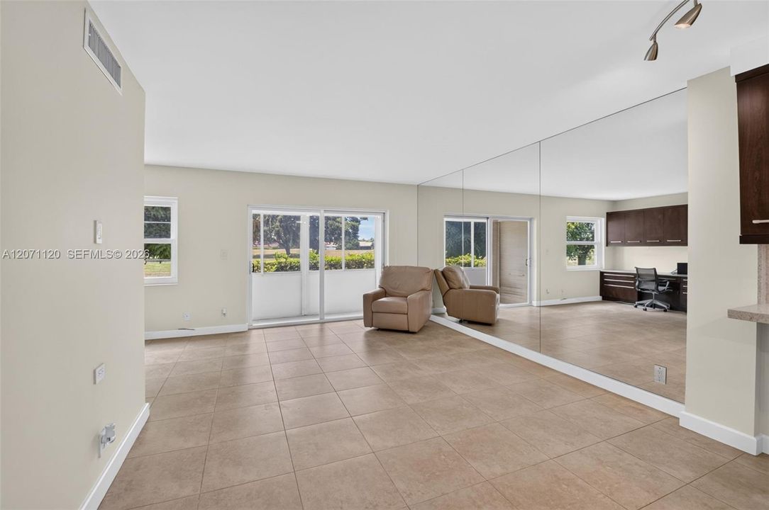 En Venta: $199,000 (2 camas, 2 baños, 1000 Pies cuadrados)