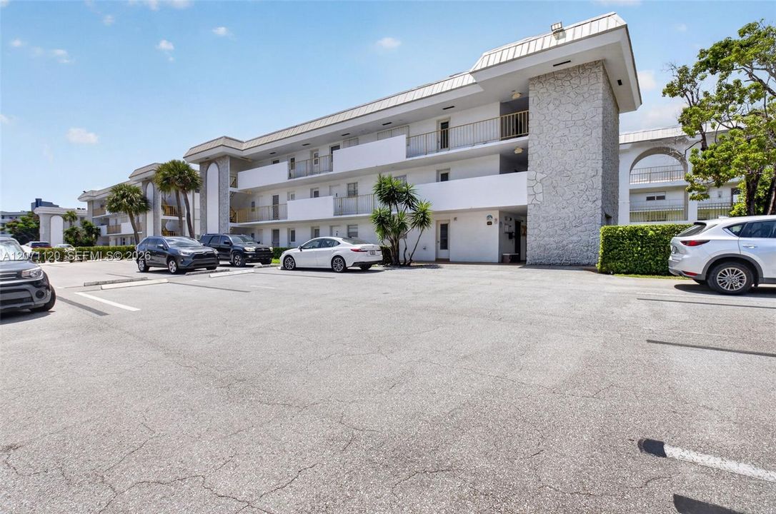 En Venta: $199,000 (2 camas, 2 baños, 1000 Pies cuadrados)