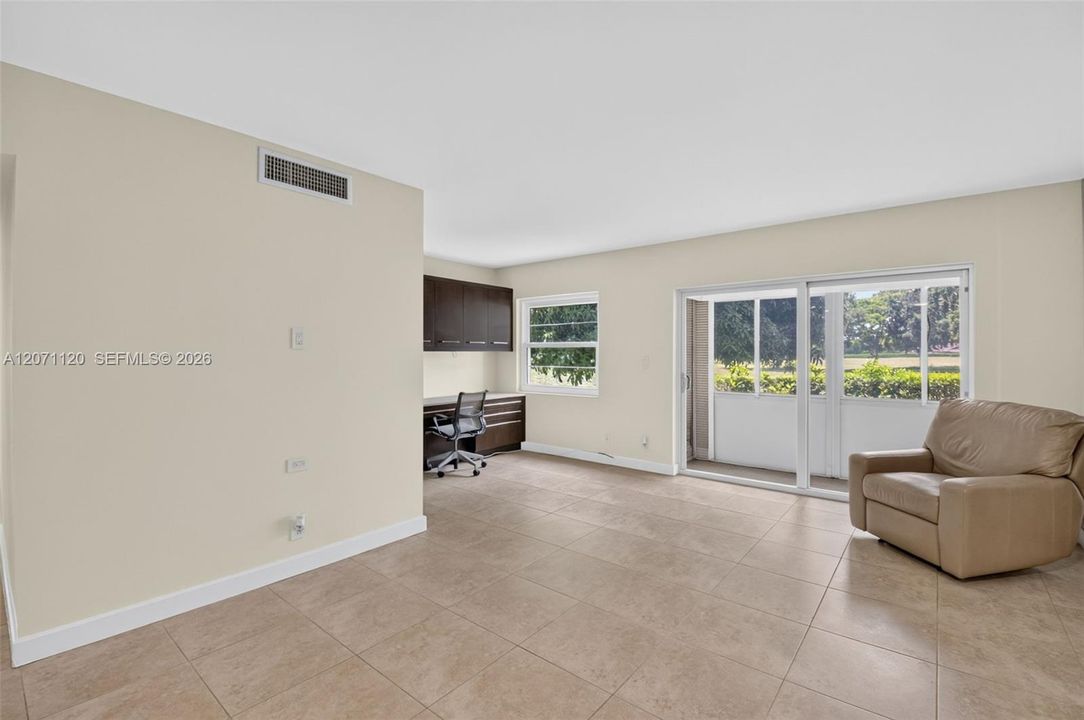 En Venta: $199,000 (2 camas, 2 baños, 1000 Pies cuadrados)