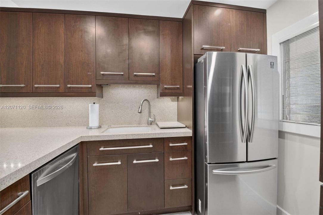 En Venta: $199,000 (2 camas, 2 baños, 1000 Pies cuadrados)