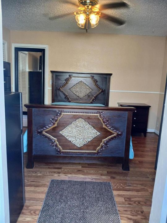 Bedroom 7530 Shalimar