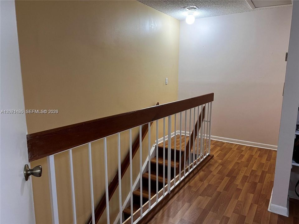 For Rent: $1,900 (1 beds, 1 baths, 750 Square Feet)