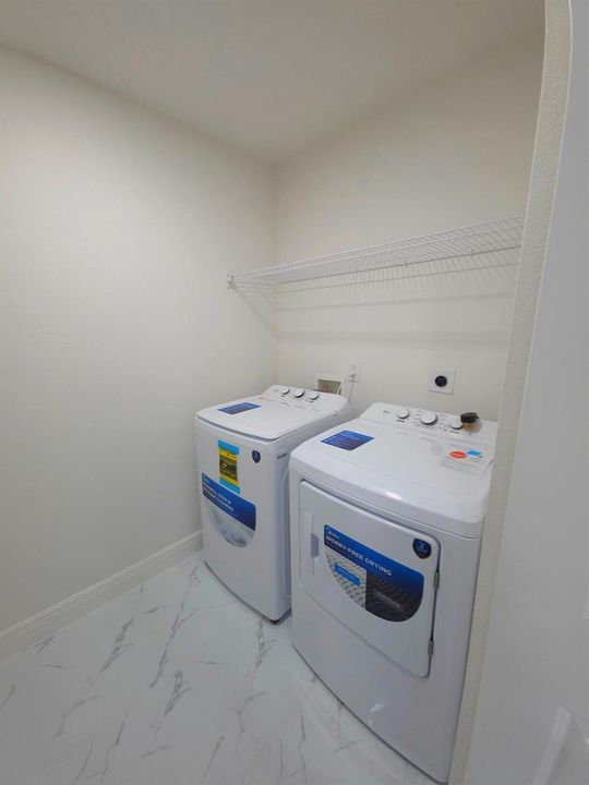 8001-hibiscus-road-05-laundry-room