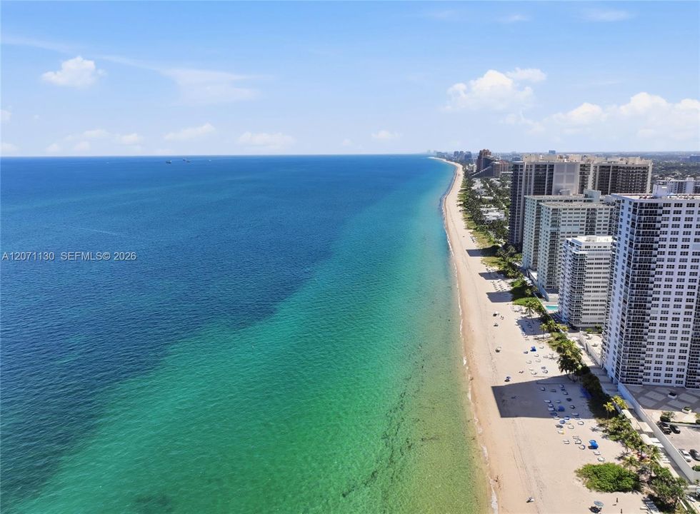 На продажу: $800,000 (2 спален, 2 ванн, 1130 Квадратных фут)