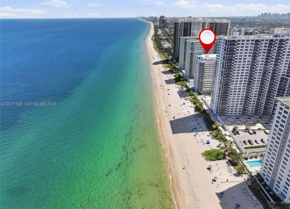На продажу: $800,000 (2 спален, 2 ванн, 1130 Квадратных фут)