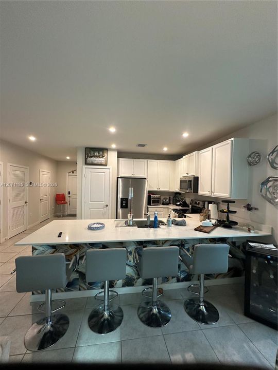 For Rent: $2,800 (4 beds, 2 baths, 1715 Square Feet)